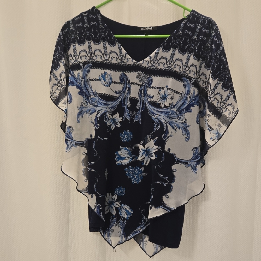 Roz & Ali Navy and White Floral Blouse